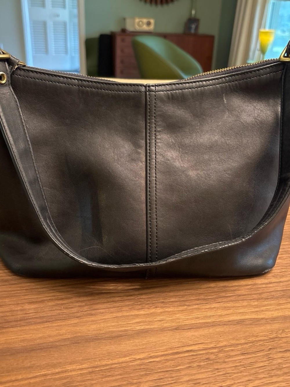 Coach vintage Black Leather Shoulder Bag with Gold Hardware